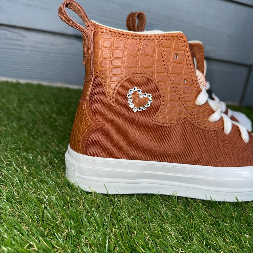 Custom Swarovski Converse Chuck 70 Western High Top in Tawny Owl/Vintage White - Picture 5 of 9